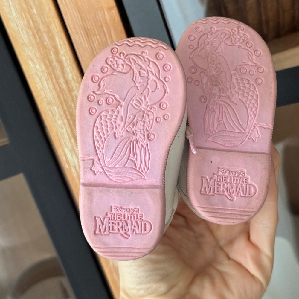 Vintage 90s Disney The Little Mermaid shoes Oxford sneakers Embossed ariel baby - Picture 3 of 14